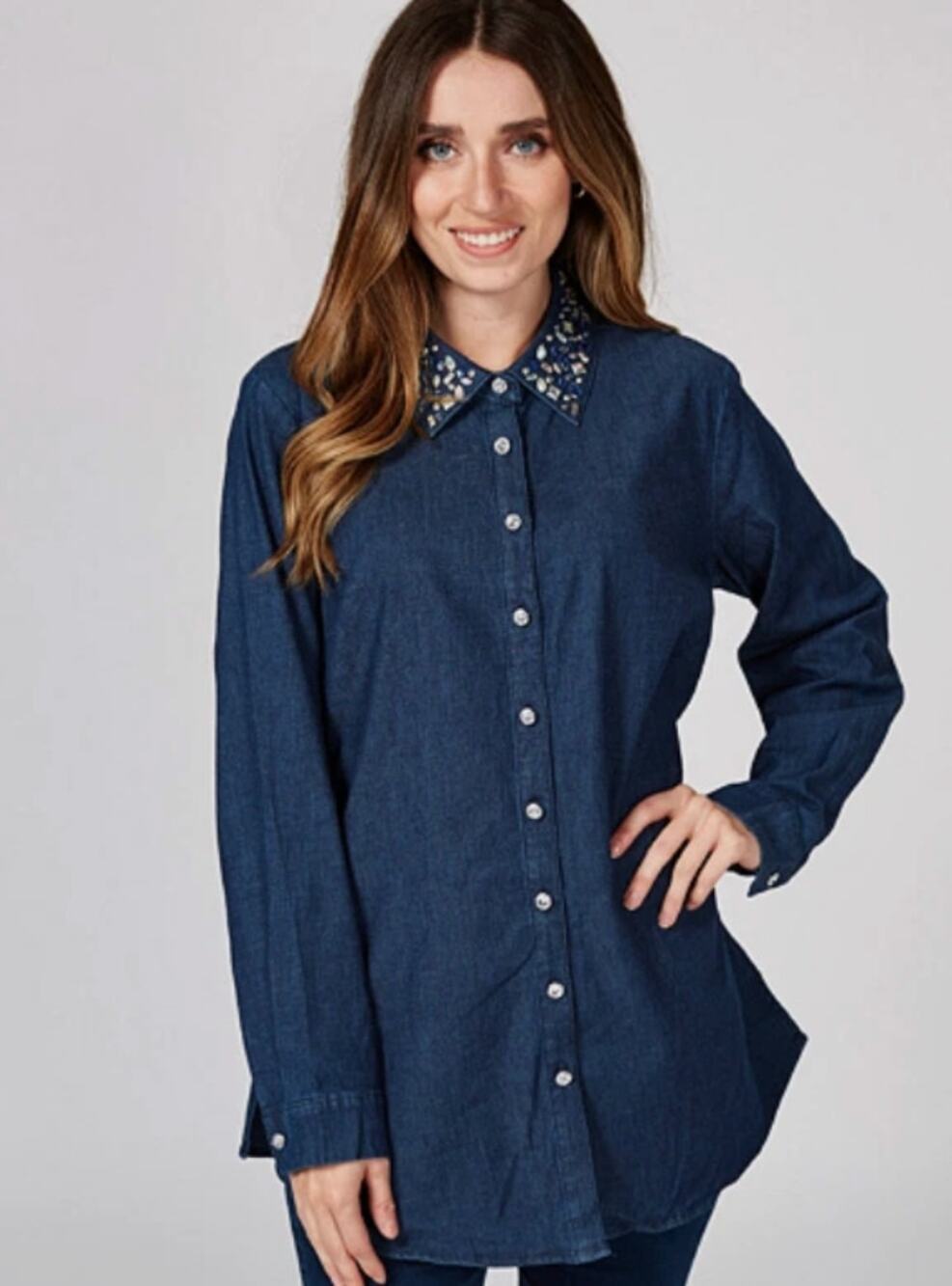 L Quacker Factory gem crystal rhinestone colla blue denim tunic blouse button up